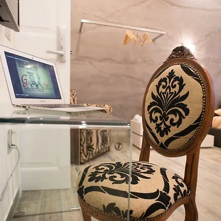 Gio Gala Relais * מילאצו