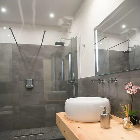 Gio Gala Relais ミラッツォ